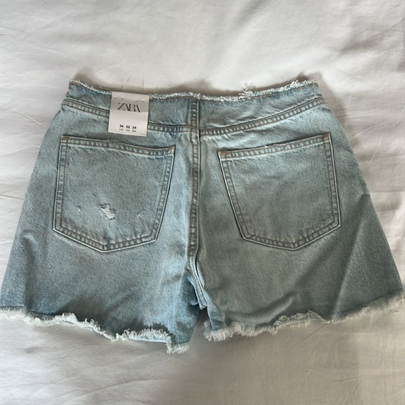 BNWT ZARA CUT OFF DENIM SHORTS - Picture 4 of 5